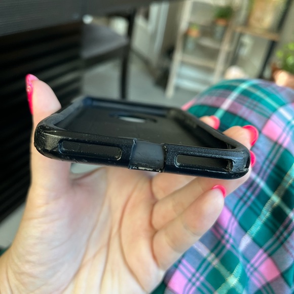 Iphone 7plus Otterbox black case - Picture 4 of 6